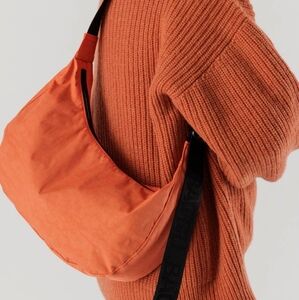 BAGGU Medium Nylon Crescent Bag